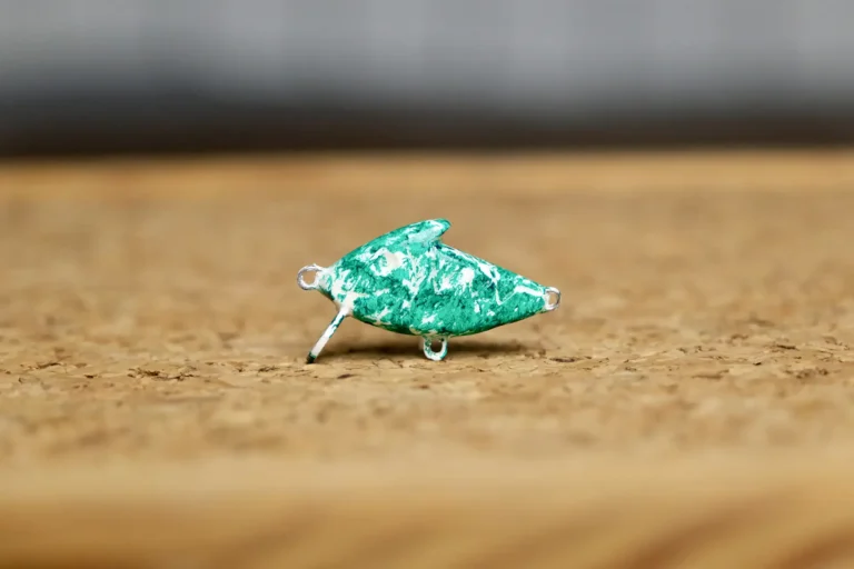 CS Nano Shark Ortalion Ink – przynęta o nieregularnej pracy na okonie i klenie