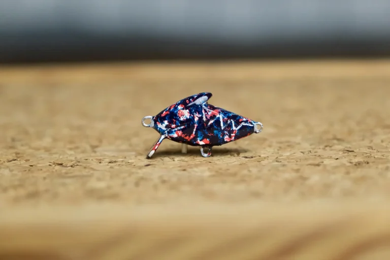 CS Nano Shark Red Koi – wobler twitchowy ręcznie malowany pędzlami