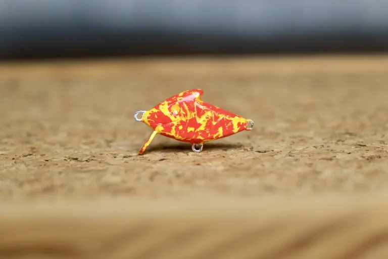 CS Nano Shark Blood Shark – imitacja małej rybki na okonie, klenie, jazie i pstrągi